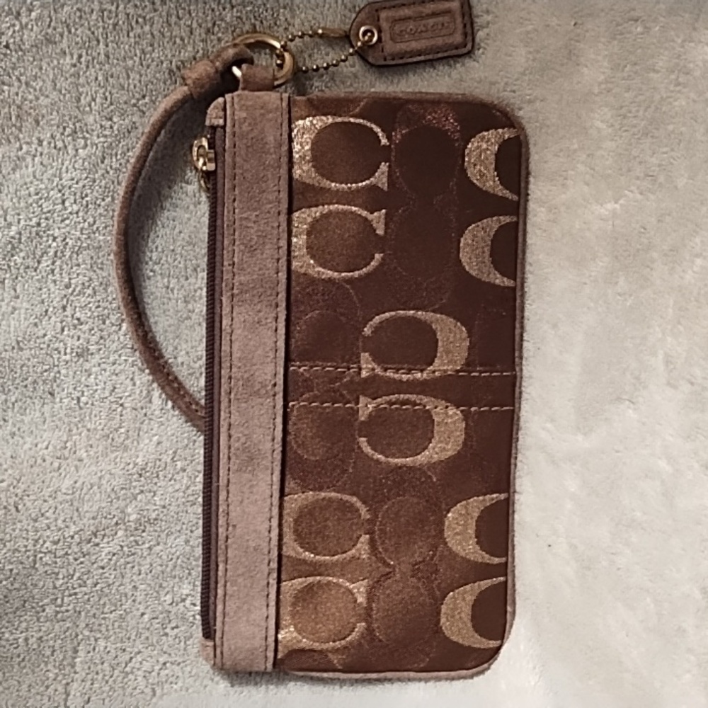 Coach wristlet.  EUC